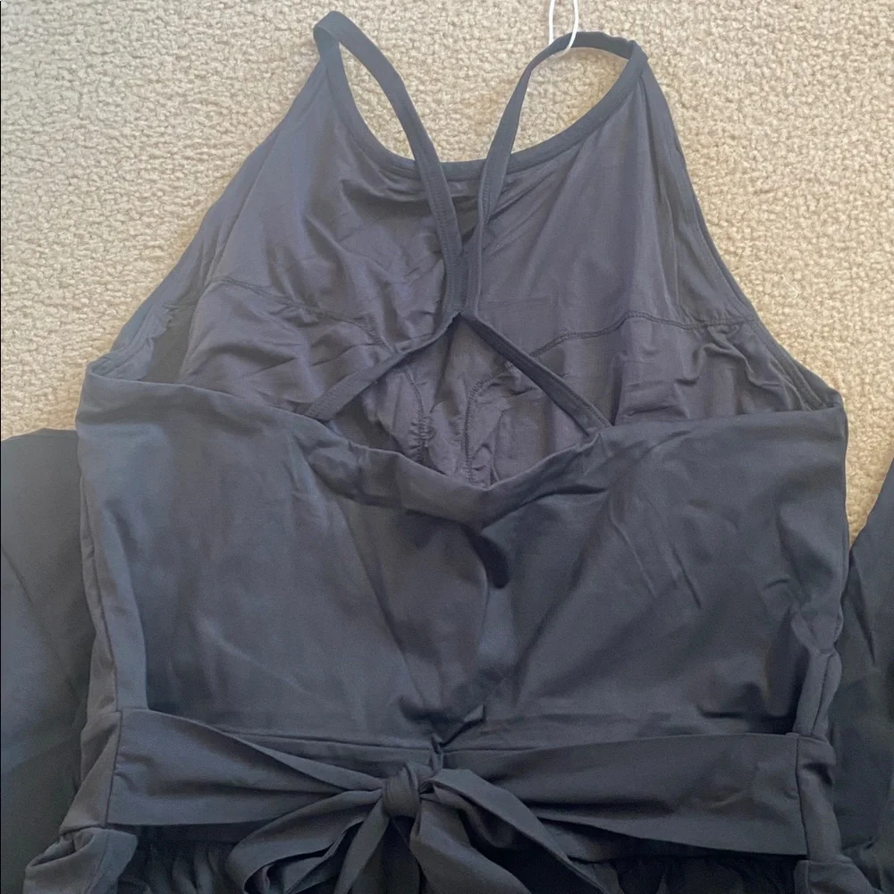 XLARGE.  HALARA BREEZEFUL BACKLESS SPLIT LEG TIE JUMPSUIT - Picture 8 of 9